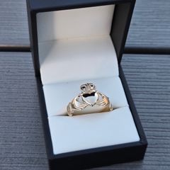 Brand New 9ct Yellow Gold Claddagh Ring