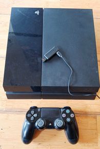 Modded + Refurbished PS4 500GB 11.00 GoldHEN with Games