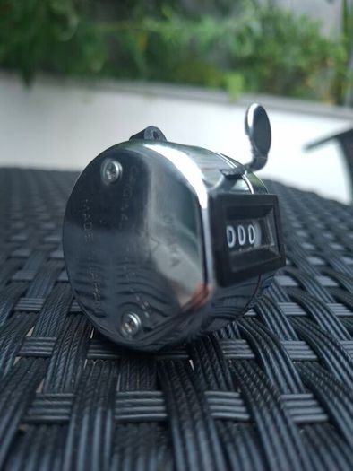 Vintage Osaka Mechanical Hand Tally Counter 4 Digit Manual Clicker Made in Japan