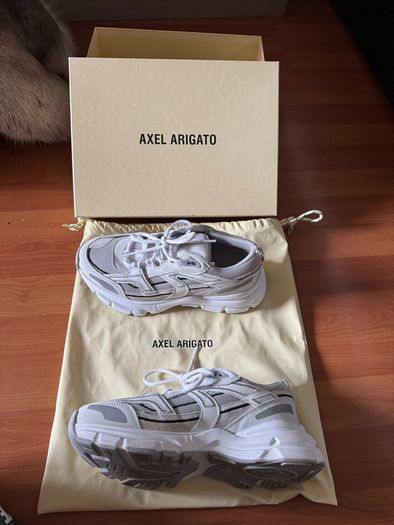 Axel Arigato sneakers
