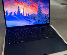 macbook air m2 midnight (2022)