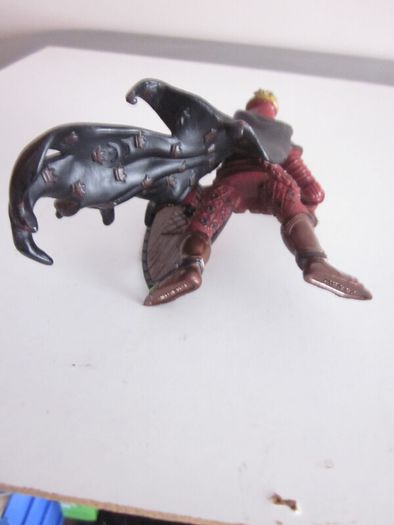 Papo Red Knight with Sword/ Shield  Figure 2007