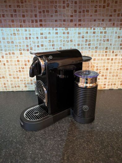 Nespresso Citiz with integrated milk frother