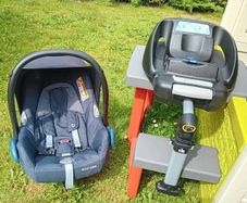 Maxi Cosi Car Seat & Easyfix Base