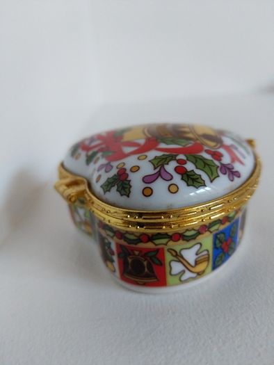 Jewelry box