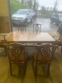 Oak dining table & 6 chairs