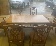 Oak dining table & 6 chairs