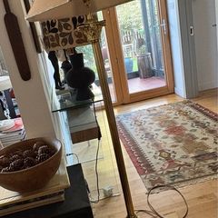 VINTAGE Brass Corinthian Column Stand Floor lamp with Shade