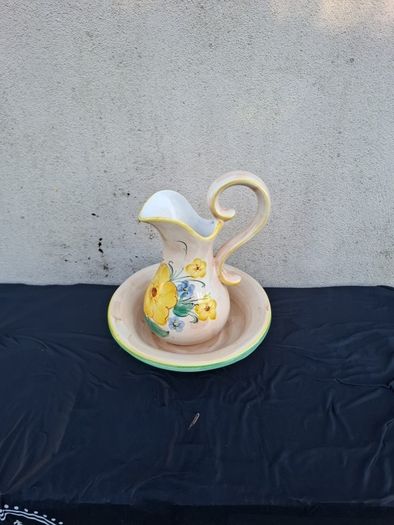 Ceramic orange washing bassin set postage possible