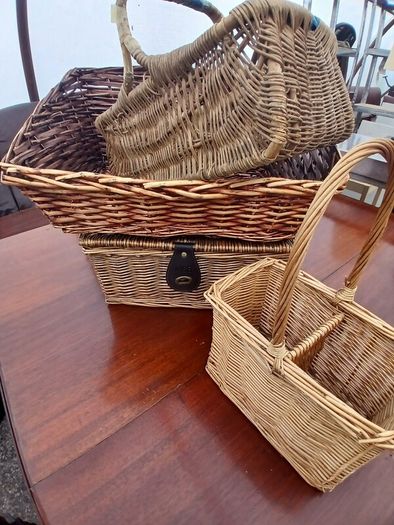 Selection of Vintage Wicker Hanper, Picnic , Wine Bottle, and Shopping Baskets