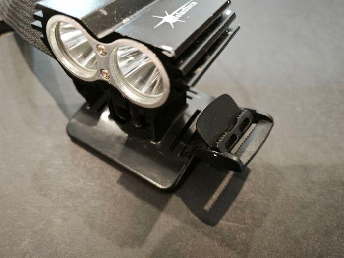 Mountain bike head light handlebar torch