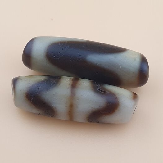 Lot of 2 Vintage Himalayan Tibetan Zigzag Pattern Agate Bead Amulets