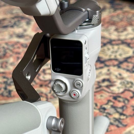 DJI RS 4 Mini Combo with Intelligent Tracking Module