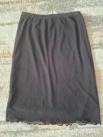 HM black skirt, size 8-10y