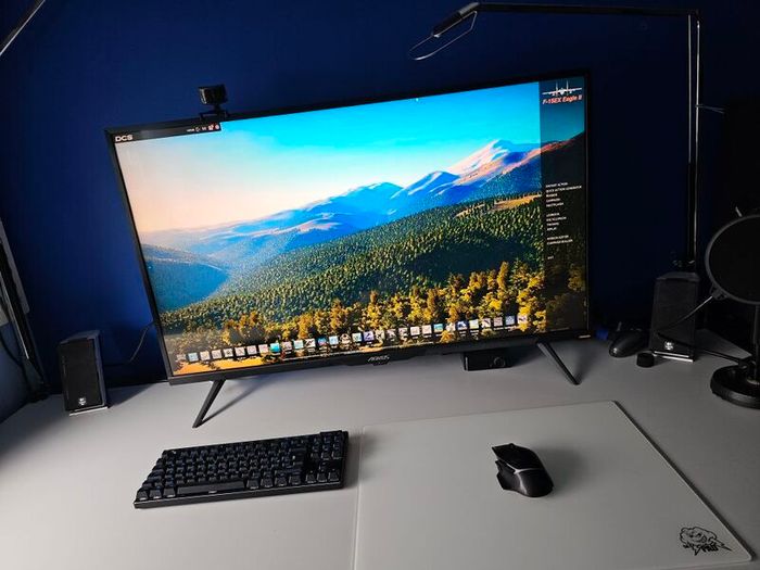 Gigabyte Aorus FV43U 4K 43 inch 144Hz HDR 1000nits
