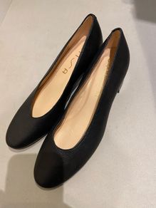 Women shoes low heel black leather designer Unisa size 5 BNWT