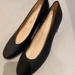Women shoes low heel black leather designer Unisa size 5 BNWT