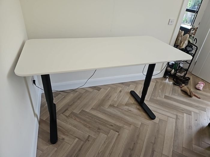 Ikea sit/stand desk. 160cm x 80cm