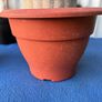 8 plastic flower pots Image 4