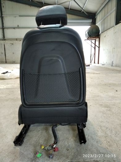Audi Q8 Front Seats