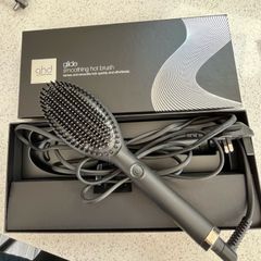 GHD glide smoothing hot brush