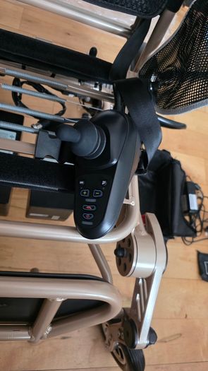 Electric wheelchair