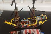 vintage Lego pirates 6285 Black Seas Barracuda