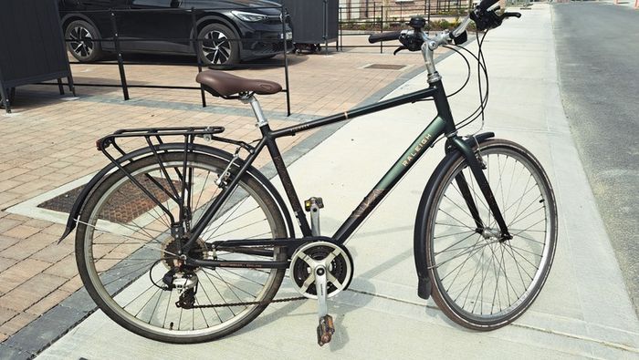 Raleigh Pioneer Grand Tour Hybrid Bike in Green