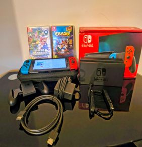 Nintendo Switch V2 - Excellent Condition + 2 Games + Case