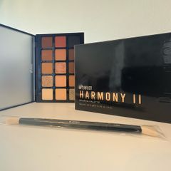 BPerfect Eyeshadow Harmony pallet with brush