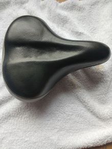 Saddle "Gel comfort", very good condition.