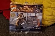 Lego MARVEL Hawkeye with equipment 30165 (free shipping)