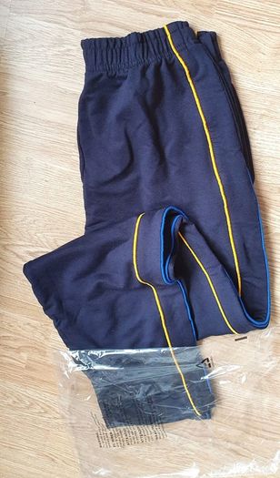 School Uniform - BNWT - Age 14 / 15 Years - Size M - A Colaiste Iosagain Fleece PE Pants - Portarlington - Colgans Price 25 - E