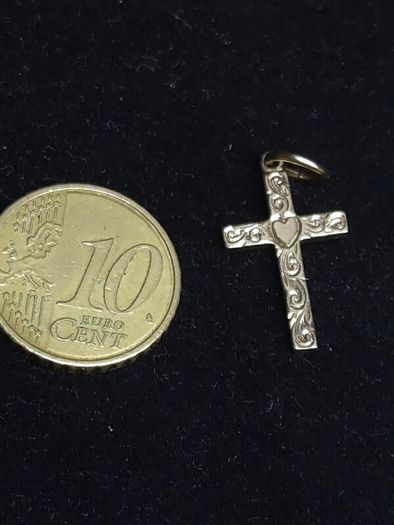 Vintage 9ct Gold Engraved Cross Pendant Sheffield Hallmarked 1.31g