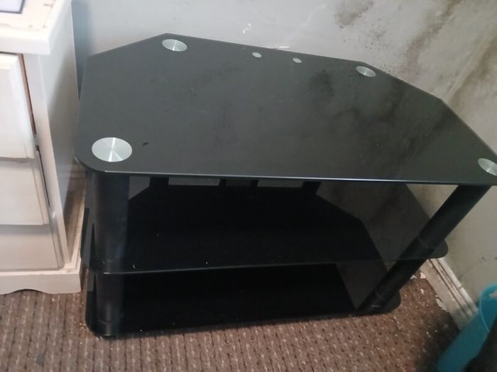 Glass shelf