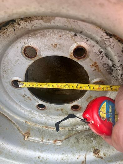 15.0/55/17 rim and tire to suit farm trailer