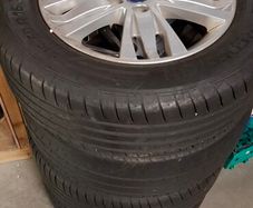 Genuine Ford 16 inch alloys 5x108