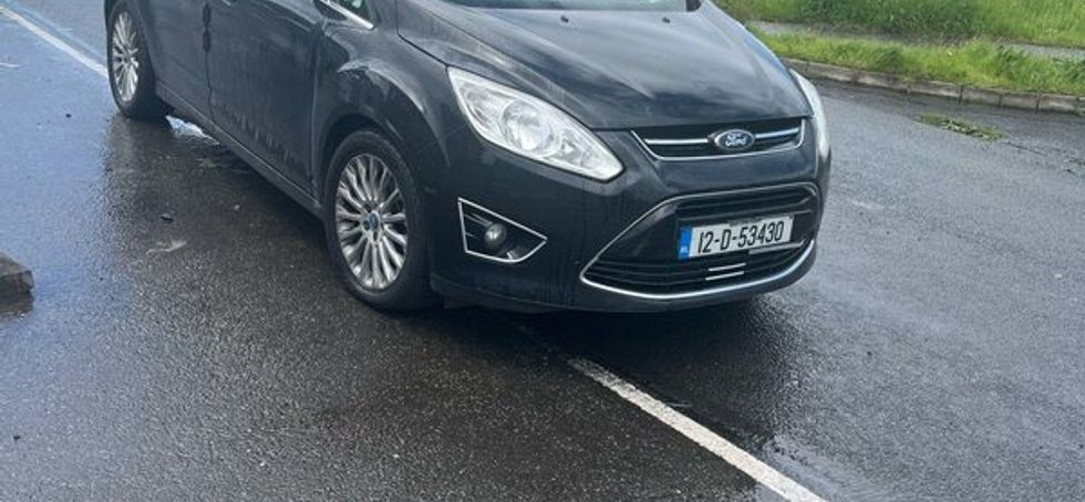 12 Ford cmax 7seater(cheap)