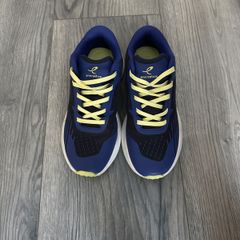 Energetic running shoes