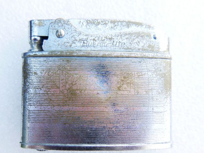 Vintage "Automatic Super Lighter" made in Japan featuring the "Buena" brand (in working order)