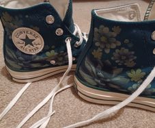 Converse high tops size 5 Green