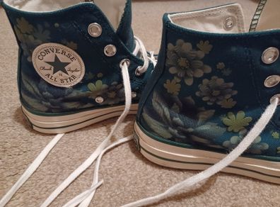 Converse high tops size 5 Green
