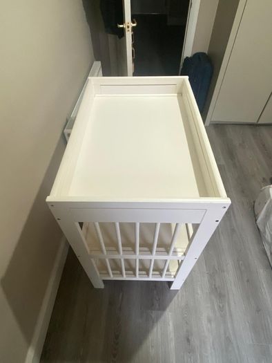 Baby changing table