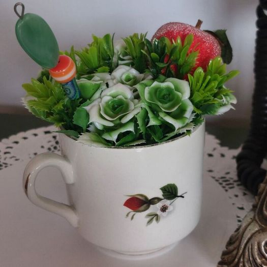Arklow pottery novelty filled tea cup