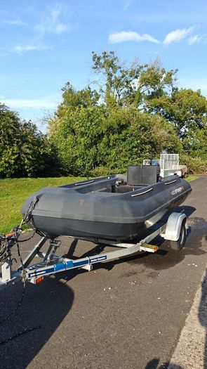 Boat, Engine and Trailer - Pioneer Steady 400