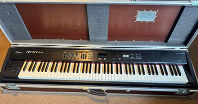 Roland RD300NX Stage Piano with Flightcase
