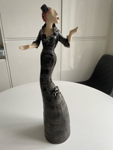 Ayelet Lalor Vintage Black Diva