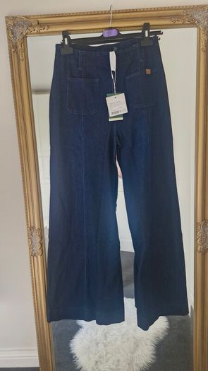 Stunning halara jeans soft and stretchy