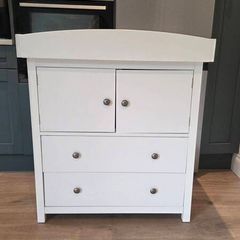 Convertible Baby Changing Unit / Dresser