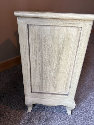 2 Bedside Lockers